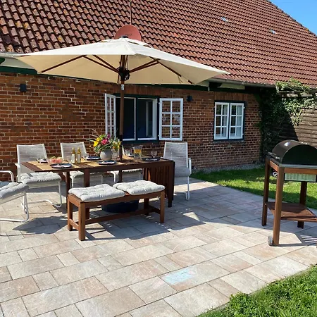 Dom wakacyjny Gut I *